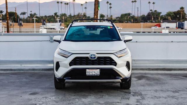 2022 Toyota RAV4 Hybrid SE
