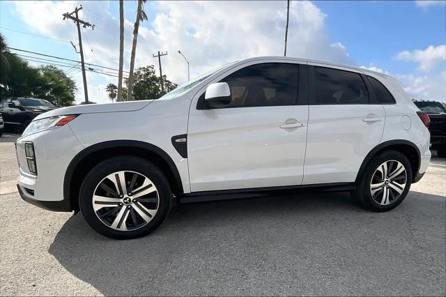 2021 Mitsubishi Outlander Sport 2.0 ES 2021 Mitsubishi Outlander Sport 2.0 ES