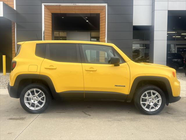 2023 Jeep Renegade Latitude 4x4 2023 Jeep Renegade Latitude 4x4