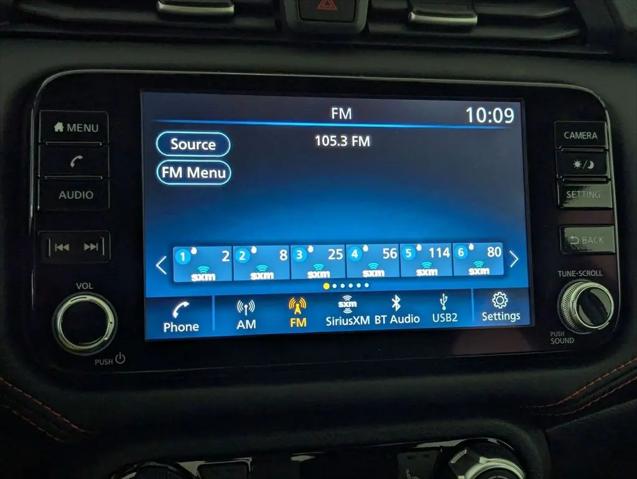 2025 Nissan Versa 1.6 SR