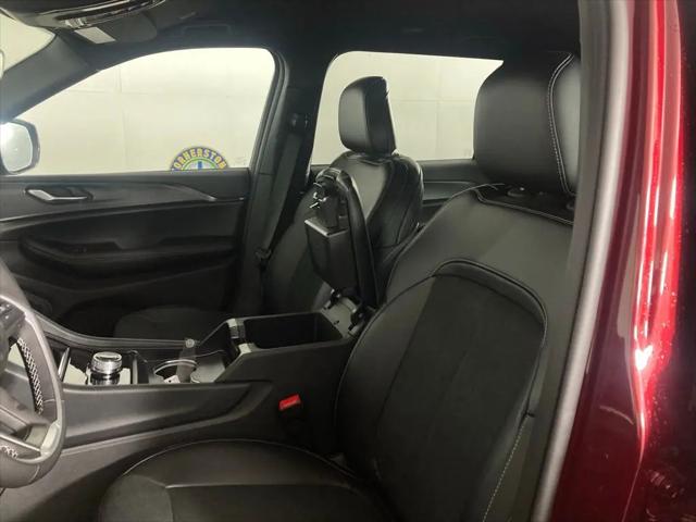 2025 Jeep Grand Cherokee L Altitude 4x4