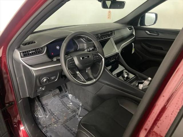 2025 Jeep Grand Cherokee L Altitude 4x4
