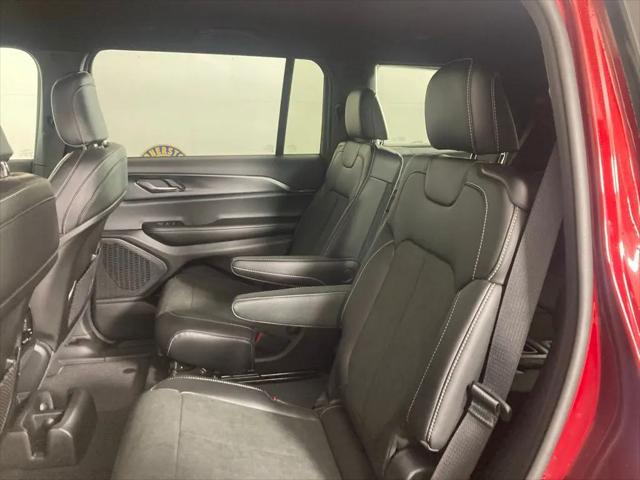 2025 Jeep Grand Cherokee L Altitude 4x4