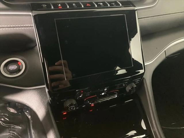 2025 Jeep Grand Cherokee L Altitude 4x4