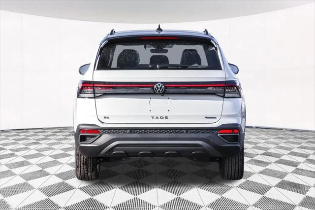 2026 Volkswagen Taos SE Black