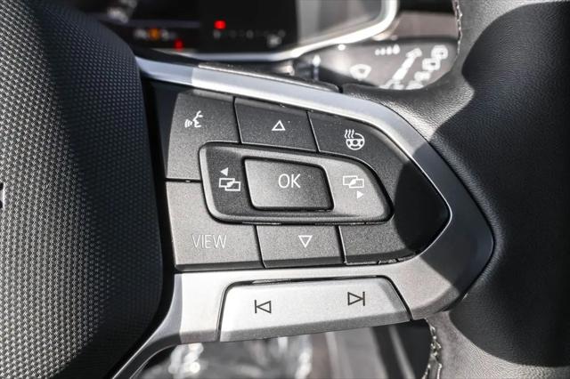 2026 Volkswagen Taos SE Black