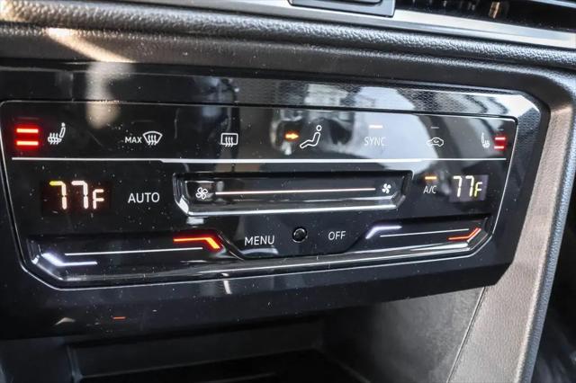 2026 Volkswagen Taos SE Black
