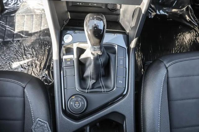 2026 Volkswagen Taos SE Black