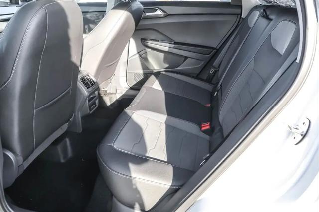 2026 Volkswagen Taos SE Black