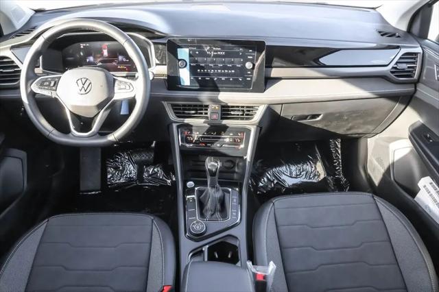 2026 Volkswagen Taos SE Black