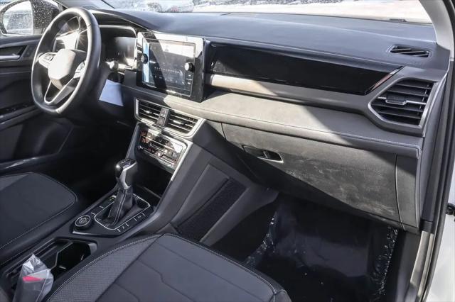 2026 Volkswagen Taos SE Black
