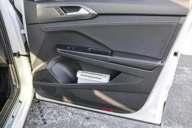 2026 Volkswagen Taos SE Black