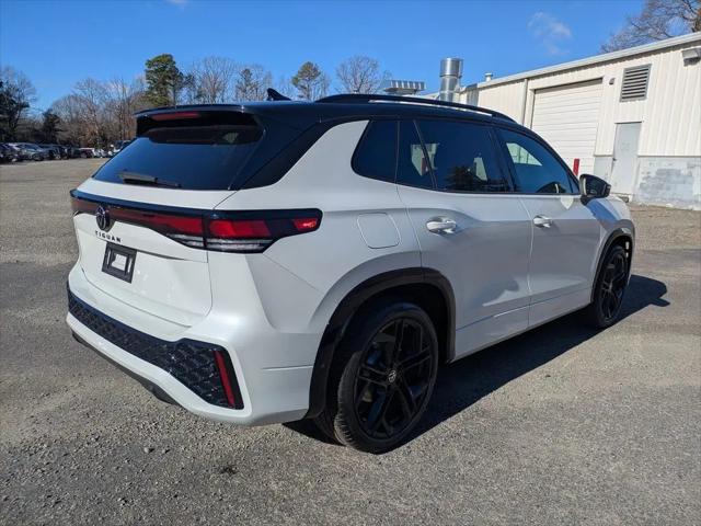 2026 Volkswagen Tiguan SE R-Line Black