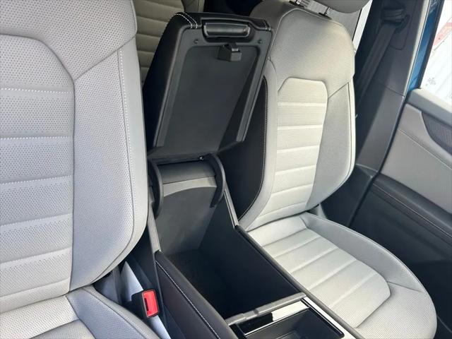 2026 Volkswagen Atlas Cross Sport SEL R-Line Black