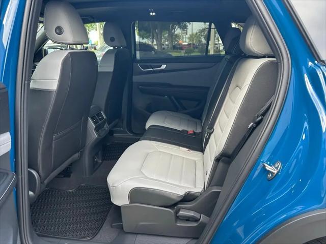 2026 Volkswagen Atlas Cross Sport SEL R-Line Black