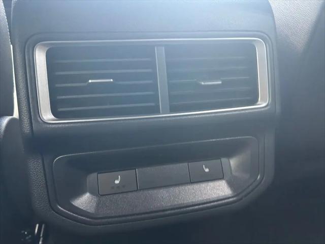 2026 Volkswagen Atlas Cross Sport SEL R-Line Black