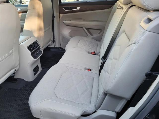 2026 Volkswagen Atlas SE with Technology