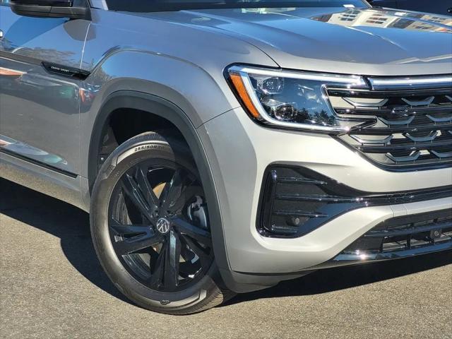 2026 Volkswagen Atlas Cross Sport SEL R-Line Black