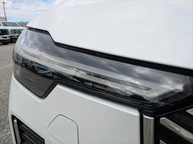 2026 Volvo XC90 Plus, B6 AWD Gas mild hybrid, Gasoline, Bright, 7 Seats