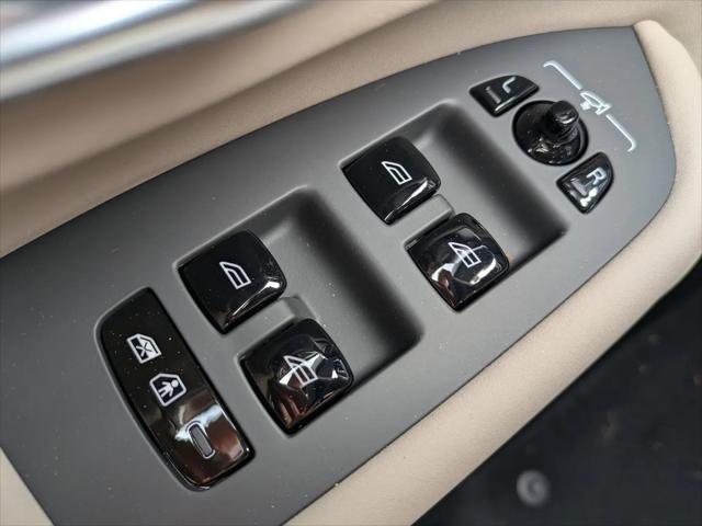 2026 Volvo XC90 Plus, B6 AWD Gas mild hybrid, Gasoline, Bright, 7 Seats