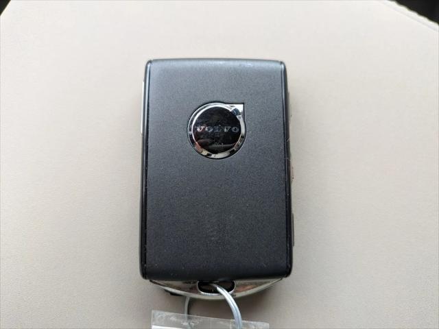 2026 Volvo XC90 Plus, B6 AWD Gas mild hybrid, Gasoline, Bright, 7 Seats