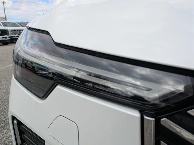 2026 Volvo XC90 Plus, B6 AWD Gas mild hybrid, Gasoline, Bright, 7 Seats