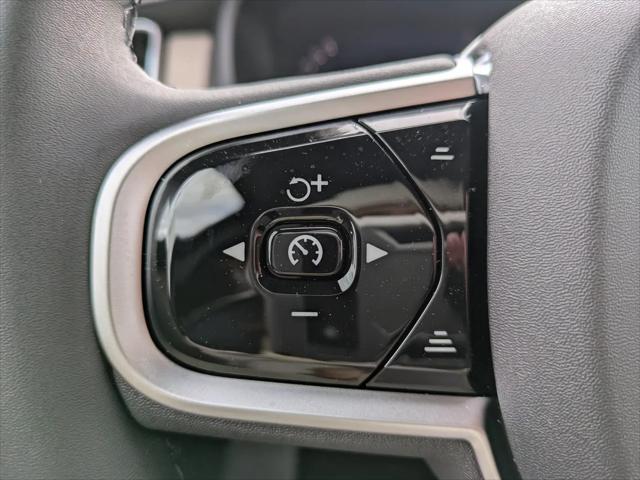 2026 Volvo XC90 Plus, B6 AWD Gas mild hybrid, Gasoline, Bright, 7 Seats