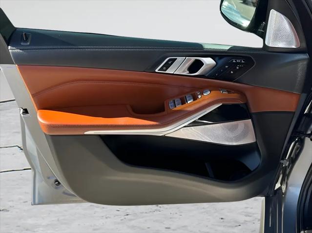 2023 BMW X7 M60i