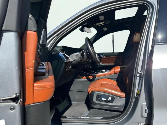 2023 BMW X7 M60i