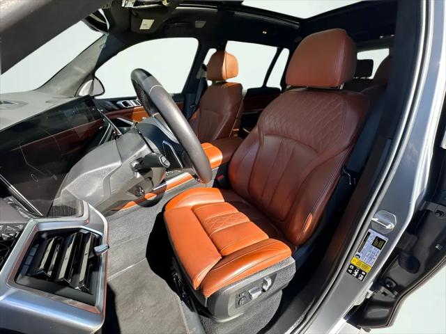 2023 BMW X7 M60i