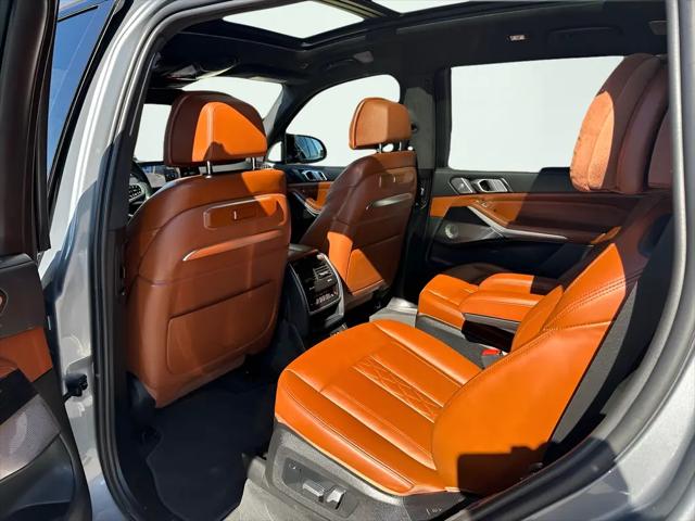 2023 BMW X7 M60i