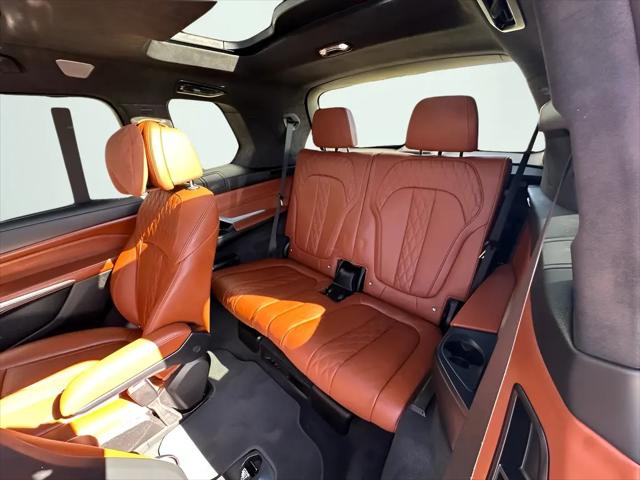 2023 BMW X7 M60i