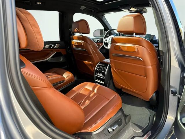 2023 BMW X7 M60i