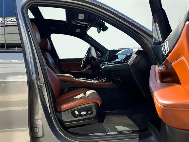 2023 BMW X7 M60i