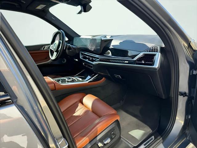 2023 BMW X7 M60i
