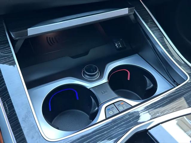 2023 BMW X7 M60i