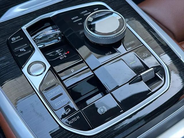 2023 BMW X7 M60i