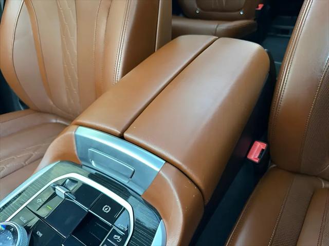 2023 BMW X7 M60i