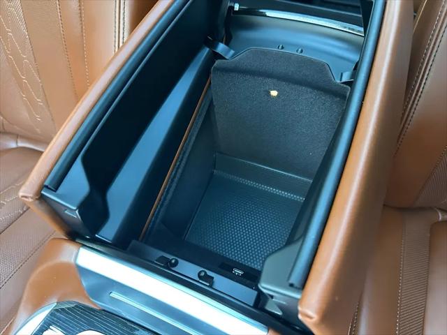 2023 BMW X7 M60i
