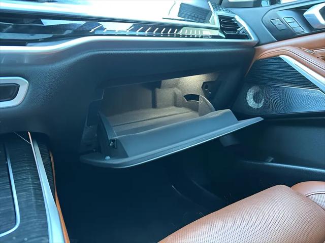 2023 BMW X7 M60i
