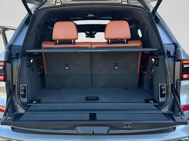 2023 BMW X7 M60i