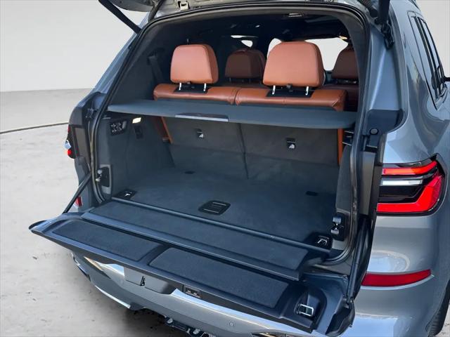 2023 BMW X7 M60i