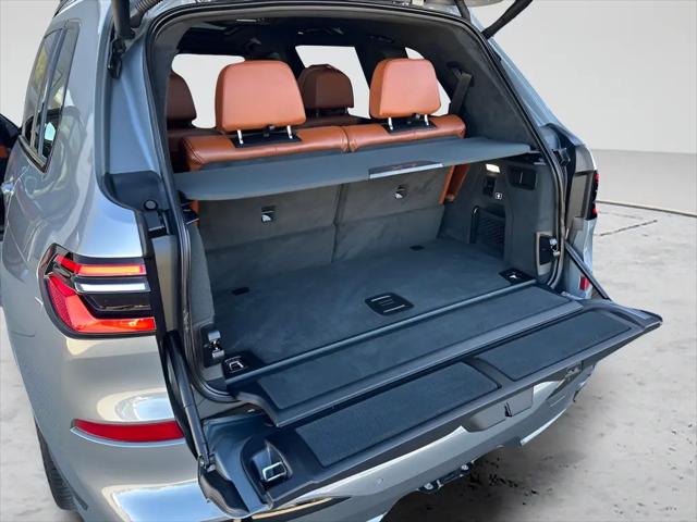 2023 BMW X7 M60i