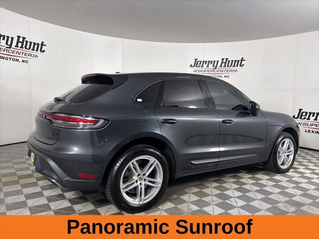 2022 Porsche Macan Standard