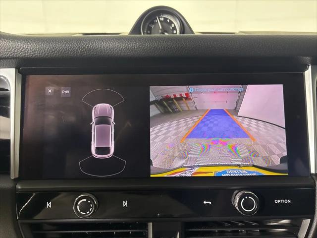 2022 Porsche Macan Standard