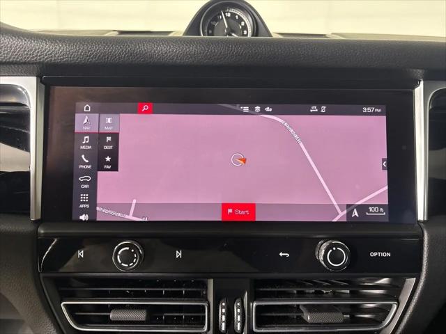 2022 Porsche Macan Standard