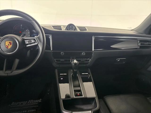2022 Porsche Macan Standard