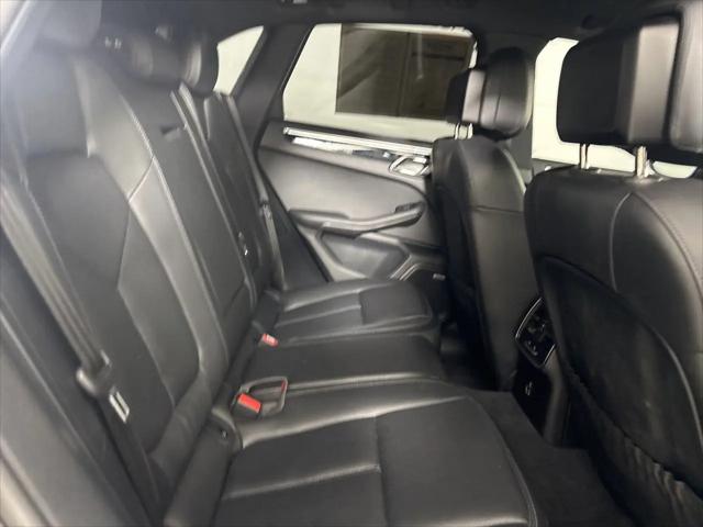 2022 Porsche Macan Standard