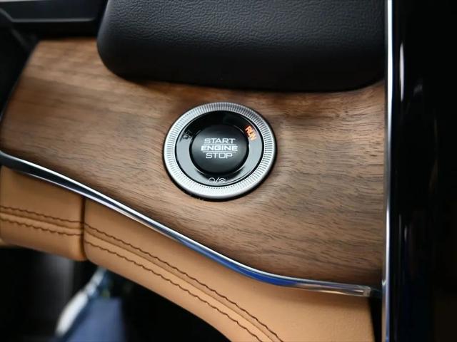 2025 Jeep Grand Cherokee Summit Reserve 4x4