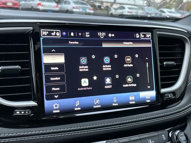 2026 Chrysler Pacifica Select
